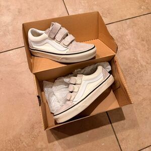 Vans Women's Cream and White Trainers